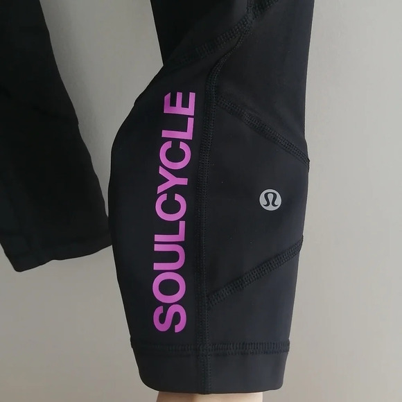 Lululemon SoulCycle Wunder Train 22" Crop Leggings with Mesh Size 4 - Picture 7 of 16
